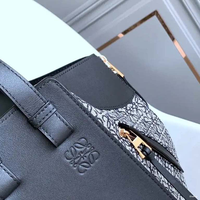 2210YA0052 Bag Loewe 0821